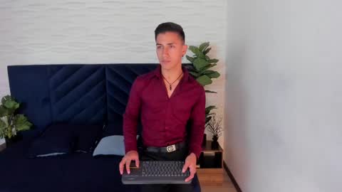 Snapshot of andyjoy_ chatting on March 5, 11:28 am Andy Joy online show from March 5, 11:28 am