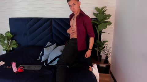 Snapshot of andyjoy_ chatting on March 5, 2:34 pm Andy Joy online show from March 5, 2:34 pm