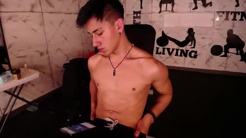 Snapshot of andyjoy_ chatting on March 10, 4:25 pm Andy Joy online show from March 10, 4:25 pm