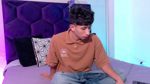 andyjustgame  online show from March 30, 4:24 am