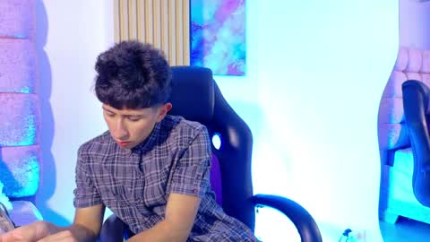 andyjustgame  online show from May 15, 4:58 pm