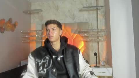 Snapshot of andypalmer_ chatting on December 24, 12:00 pm andy palmer online show from December 24, 12:00 pm