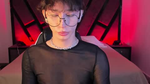 Snapshot of andywiills chatting on February 20, 9:48 pm Andy online show from February 20, 9:48 pm