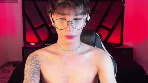 Snapshot of andywiills chatting on March 4, 10:05 pm Andy online show from March 4, 10:05 pm