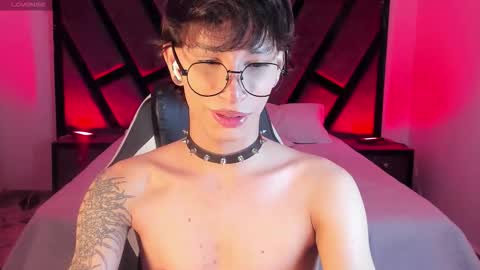 Snapshot of andywiills chatting on March 5, 10:17 pm Andy online show from March 5, 10:17 pm