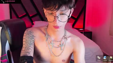 Snapshot of andywiills chatting on March 8, 2:04 am Andy online show from March 8, 2:04 am