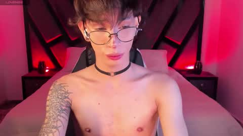 Snapshot of andywiills chatting on March 17, 10:02 pm Andy online show from March 17, 10:02 pm