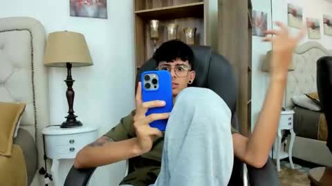andyxibrat online show from May 15, 6:59 pm
