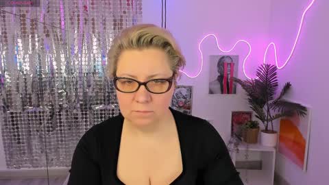 aneli_mira online show from April 2, 1:42 pm