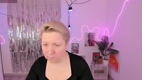 aneli_mira online show from April 3, 6:44 am