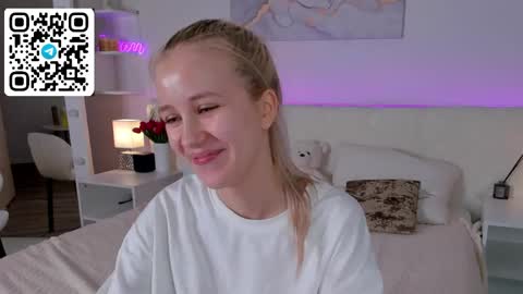 Snapshot of anellyball_ chatting on April 25, 1:41 pm Anelly online show from April 25, 1:41 pm