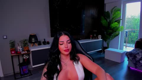 Anne online show from May 6, 4:12 pm