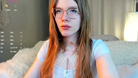 Snapshot of angee_ chatting on May 6, 7:46 am Ange online show from May 6, 7:46 am