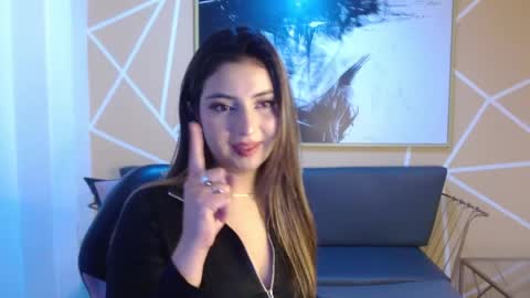 Snapshot of angeel_queen_ chatting on March 30, 1:23 pm angeel queen online show from March 30, 1:23 pm