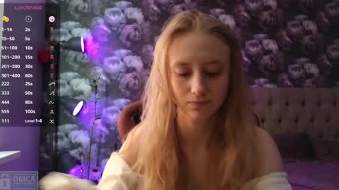 Snapshot of angeellina chatting on February 20, 10:37 am angeellina online show from February 20, 10:37 am
