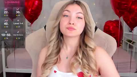 Snapshot of angel__grace chatting on February 14, 6:10 am Grace online show from February 14, 6:10 am