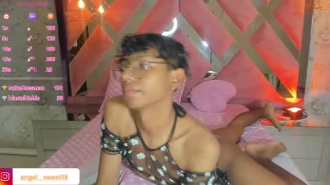 Snapshot of angel__sweet18 chatting on December 10, 12:17 am online show from December 10, 12:17 am