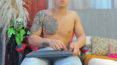 Snapshot of angel_adamx chatting on October 23, 3:28 am Angel online show from October 23, 3:28 am