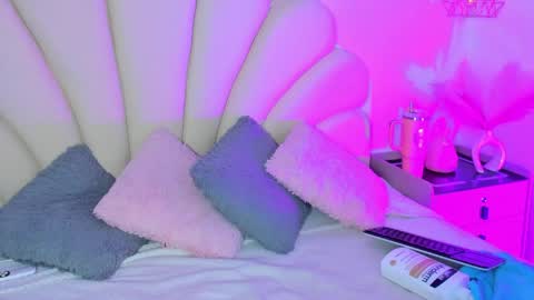 Angel online show from May 8, 3:39 pm