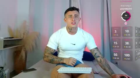 angel_boy01 online show from March 21, 10:13 pm