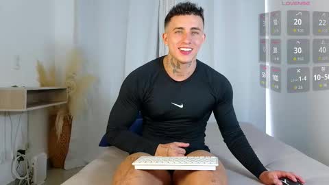 angel_boy01 online show from March 30, 9:38 pm