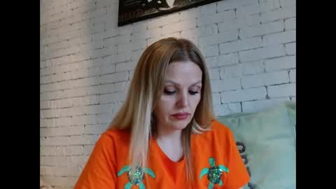 Snapshot of angel_girllovemy chatting on December 23, 9:18 am ANGEL online show from December 23, 9:18 am