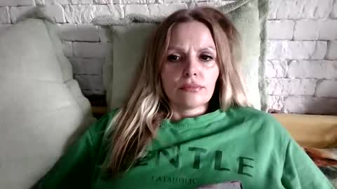 Snapshot of angel_girllovemy chatting on January 15, 9:03 am ANGEL online show from January 15, 9:03 am