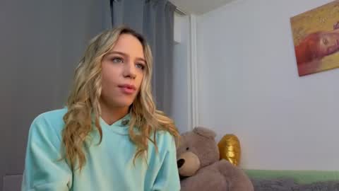 Snapshot of angel_hot777 chatting on March 7, 4:37 pm Gabriella online show from March 7, 4:37 pm