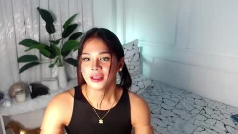 Snapshot of angel_indiguise chatting on February 7, 5:31 am angela online show from February 7, 5:31 am