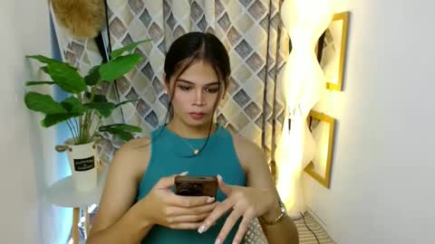 Snapshot of angel_indiguise chatting on March 6, 5:46 am angela online show from March 6, 5:46 am