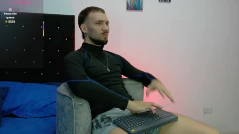 angel_kyrozz online show from April 3, 7:12 pm