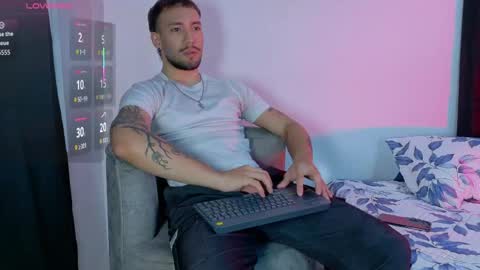 angel_kyrozz online show from May 10, 8:14 pm