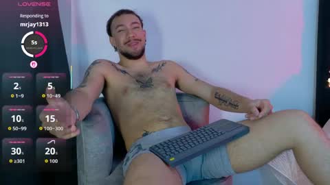 angel_kyrozz online show from May 13, 6:49 pm