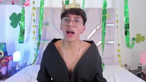 Angel online show from March 4, 8:04 pm