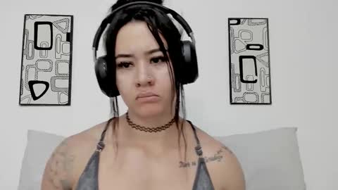 Snapshot of angel_martins chatting on February 14, 11:01 pm Angel online show from February 14, 11:01 pm