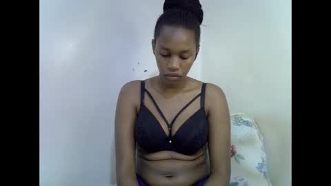 angel_mia5 online show from December 22, 3:25 am