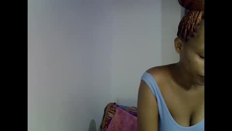 Snapshot of angel_mia5 chatting on March 31, 8:20 pm angel_mia5 online show from March 31, 8:20 pm