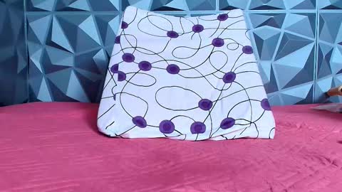 Snapshot of angel_red77 chatting on October 10, 8:08 pm angel red77 online show from October 10, 8:08 pm