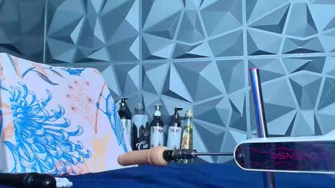 Snapshot of angel_red77 chatting on October 25, 8:36 pm angel red77 online show from October 25, 8:36 pm