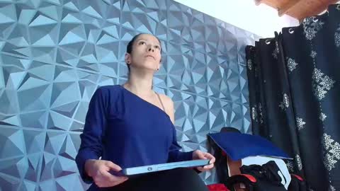 angel red77 online show from February 5, 7:18 pm