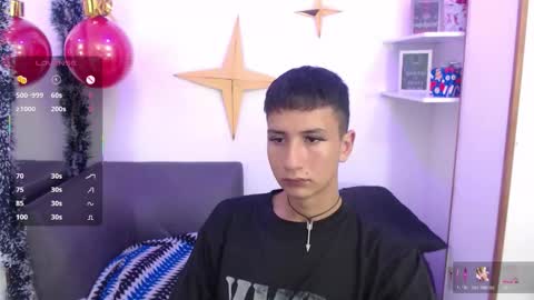 Snapshot of angel_ronson chatting on December 16, 4:39 am Angel online show from December 16, 4:39 am