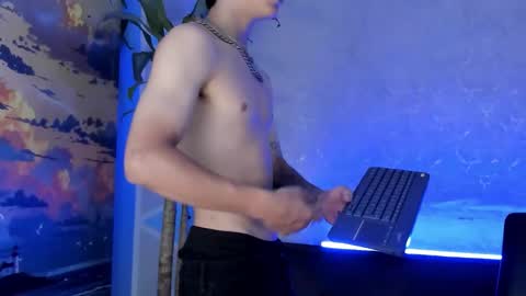 angel_scott2 online show from March 12, 12:17 am
