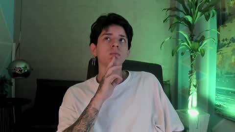 angel_scott2 online show from March 31, 11:21 am