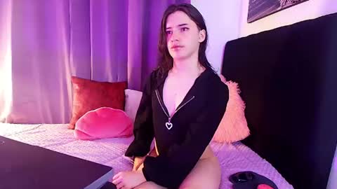  Angel  online show from July 4, 9:10 pm