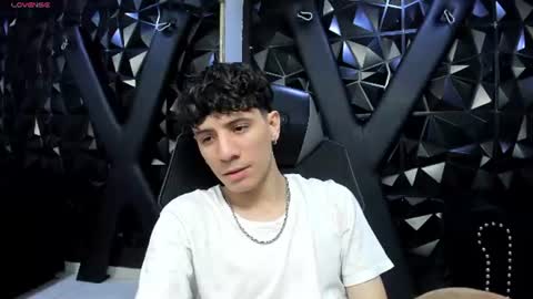 Snapshot of angel_st1 chatting on June 27, 4:39 am Angel online show from June 27, 4:39 am