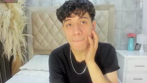 Snapshot of angel_st1 chatting on July 3, 5:58 am Angel online show from July 3, 5:58 am