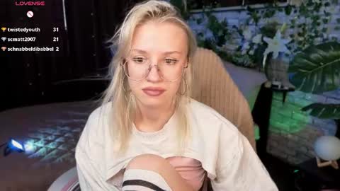 Snapshot of angel_tessa chatting on July 26, 1:47 am Angelica online show from July 26, 1:47 am