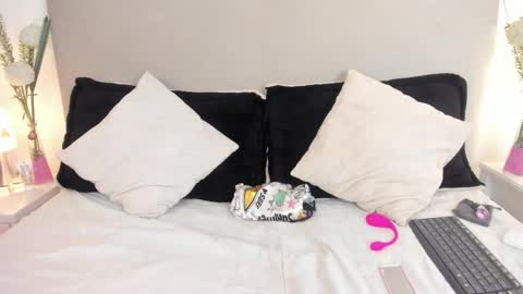 angel_velvet_ online show from March 11, 5:19 pm