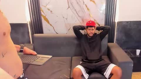 Snapshot of angel_villareal_ chatting on February 5, 9:47 am angel_villareal_ online show from February 5, 9:47 am