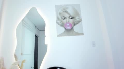 Snapshot of angel_xxx0 chatting on January 5, 2:49 am Juanita Florez online show from January 5, 2:49 am